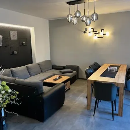 Deluxe * Halle (Saale)