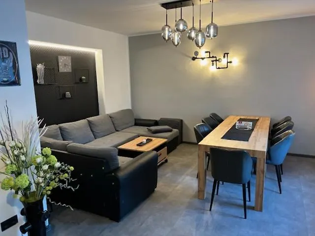 Deluxe * Halle (Saale)